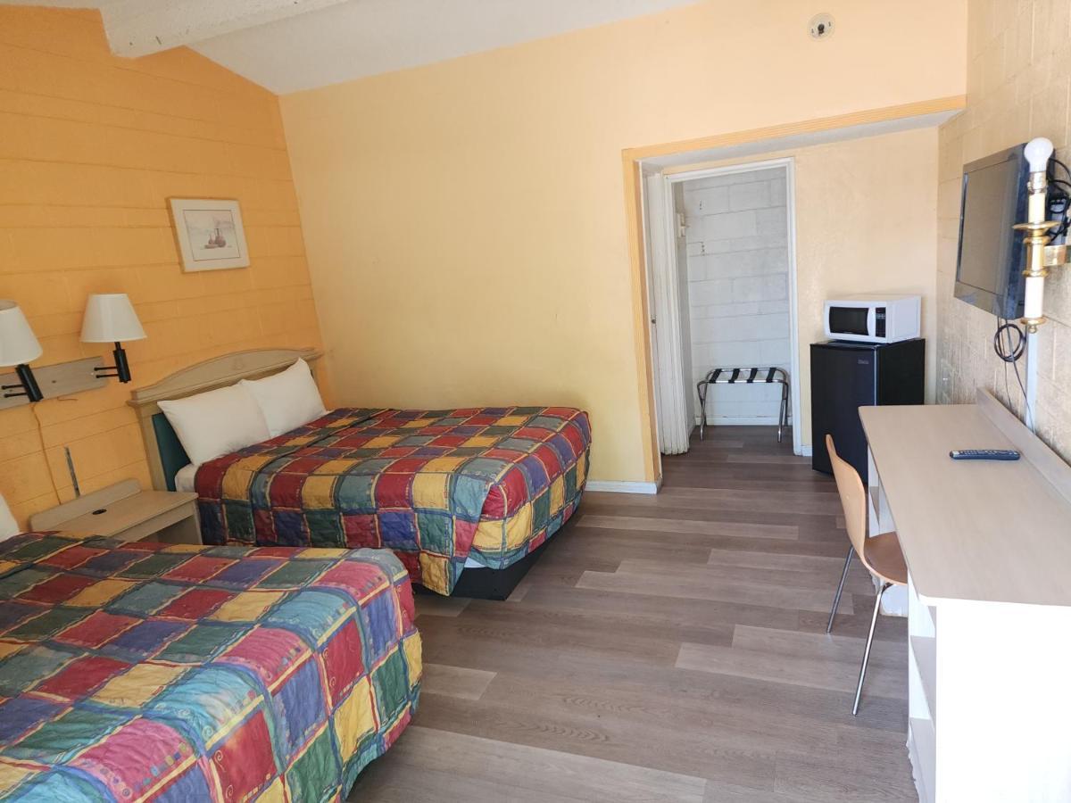 Queen Room,1296786178:JPEG