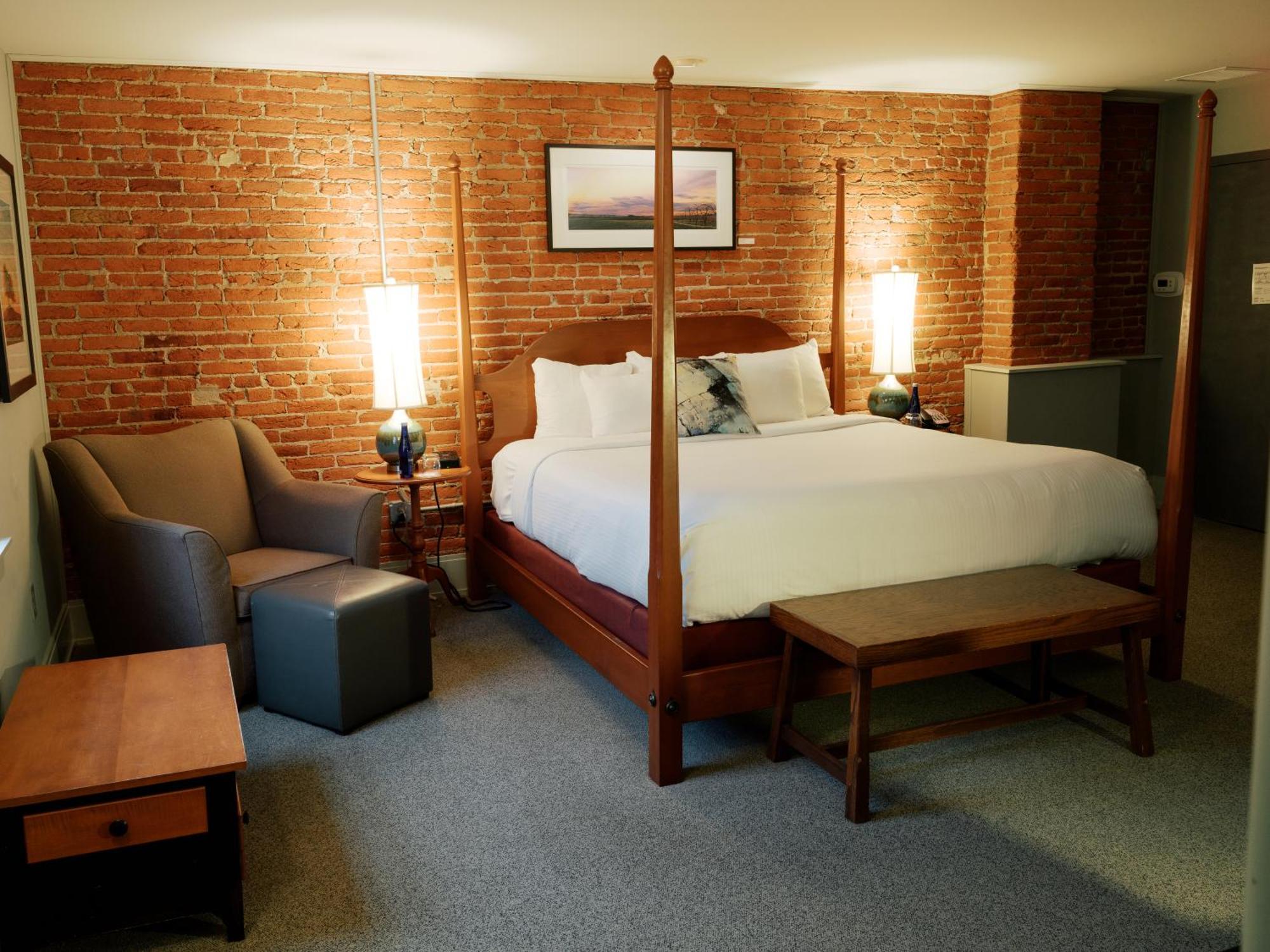 Deluxe King Room,1645653771:JPEG